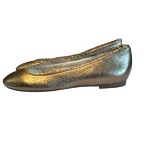 Louise Et Cie Caynlee leather pewter flats with scalloped edges size 8.5